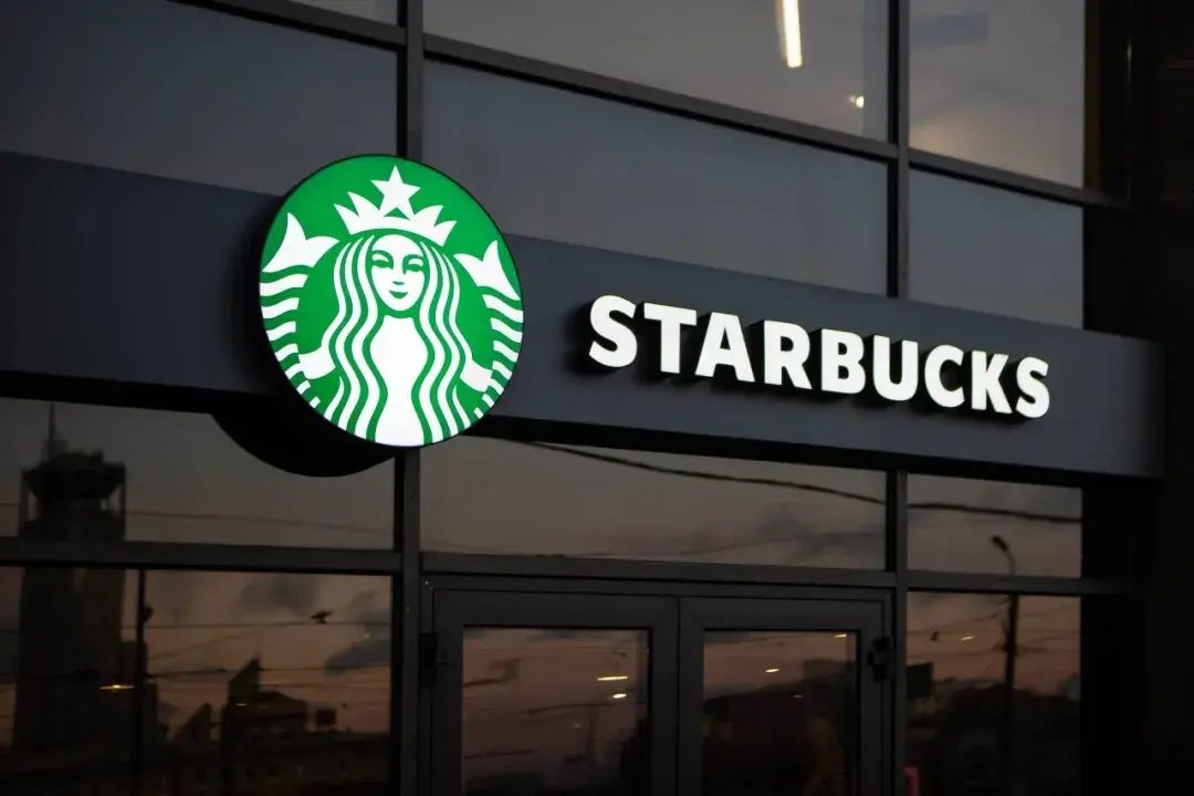 星巴克（Starbucks）对Starbuds提起商标侵权诉讼，指控侵犯其标志性商标